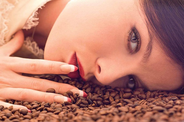 قناع القهوة العجيب لترطيب بشرتك الجافة